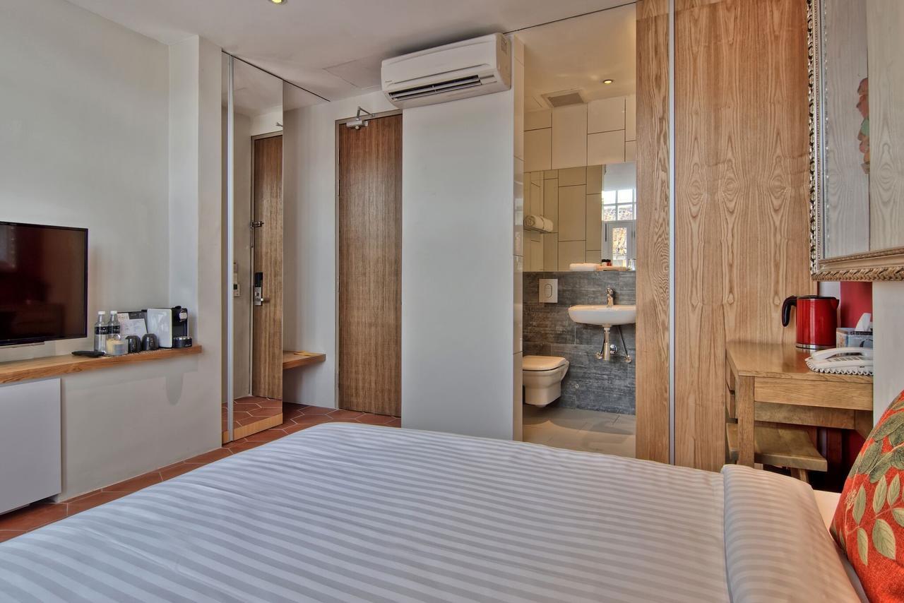Timez Hotel Melaka Ngoại thất bức ảnh